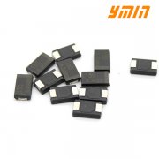 貼片疊層電解電容器6.3V 220uF